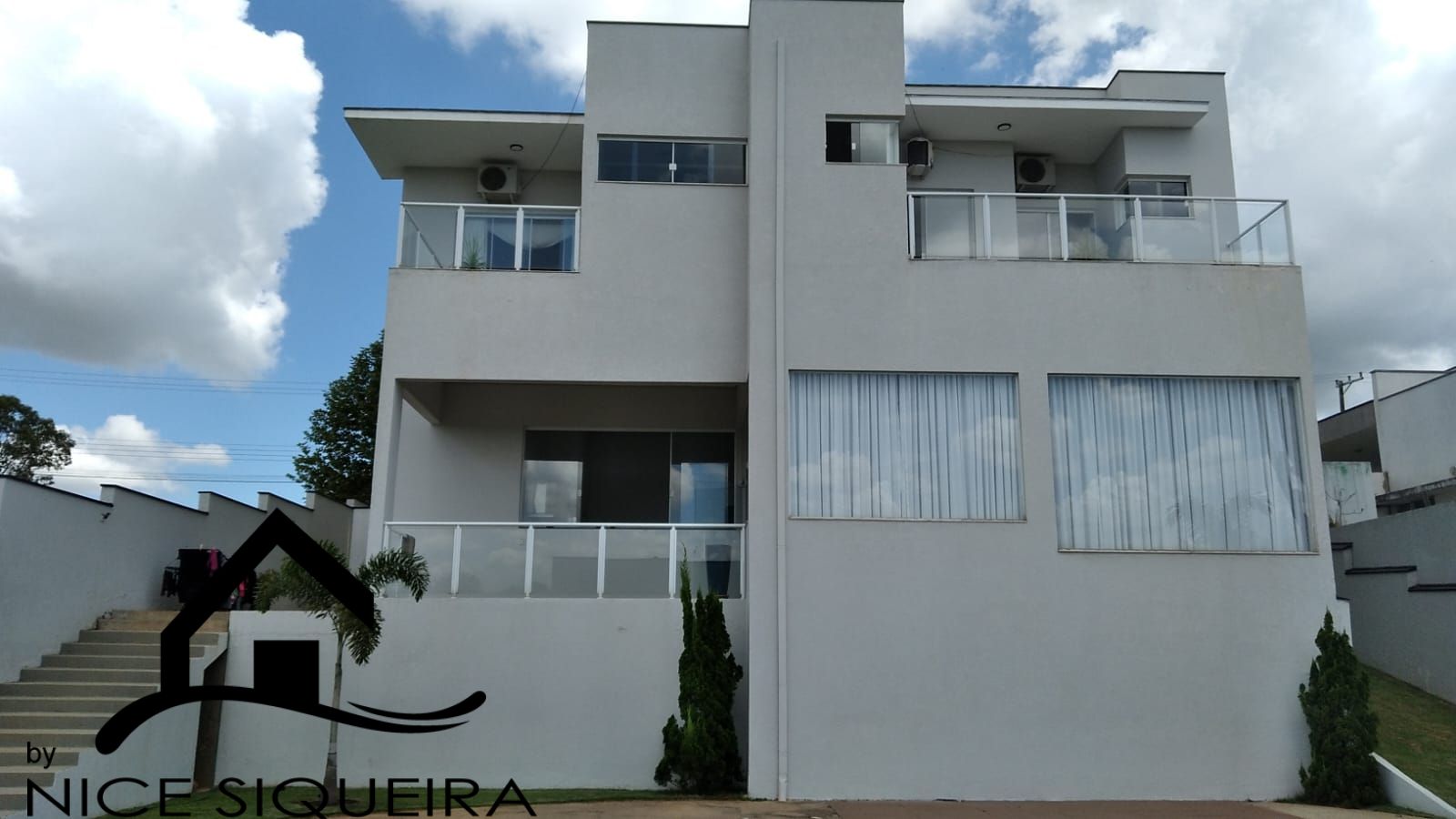 bb1de1f6-848c-4c5d-9981-d719a479db37