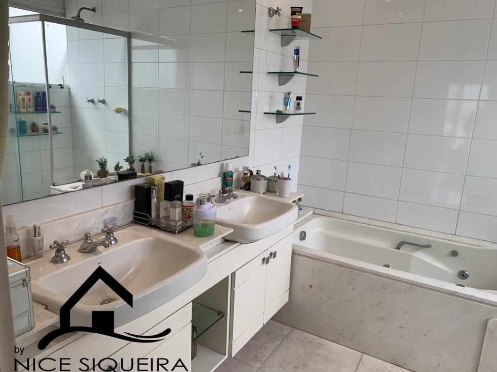 9fcb4750-c2d8-47ca-b133-d4176f537a68