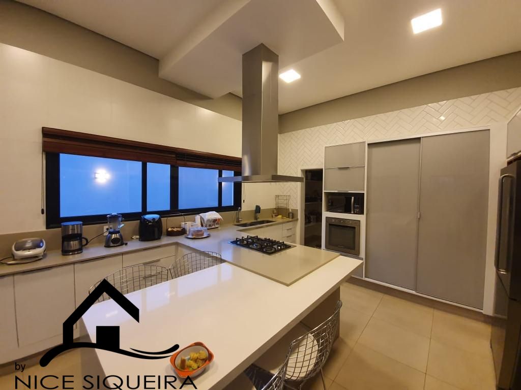 21b1821c-a11d-4832-8ab5-fba01711f42a