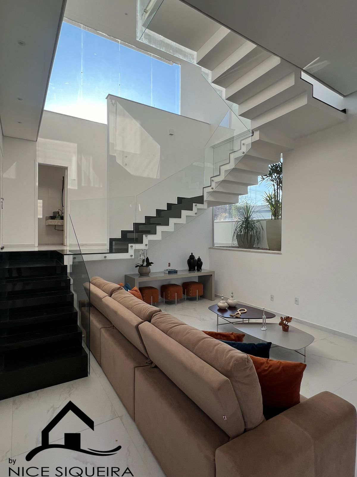 0bf03fee-6eea-4651-8804-3a3e95a60906