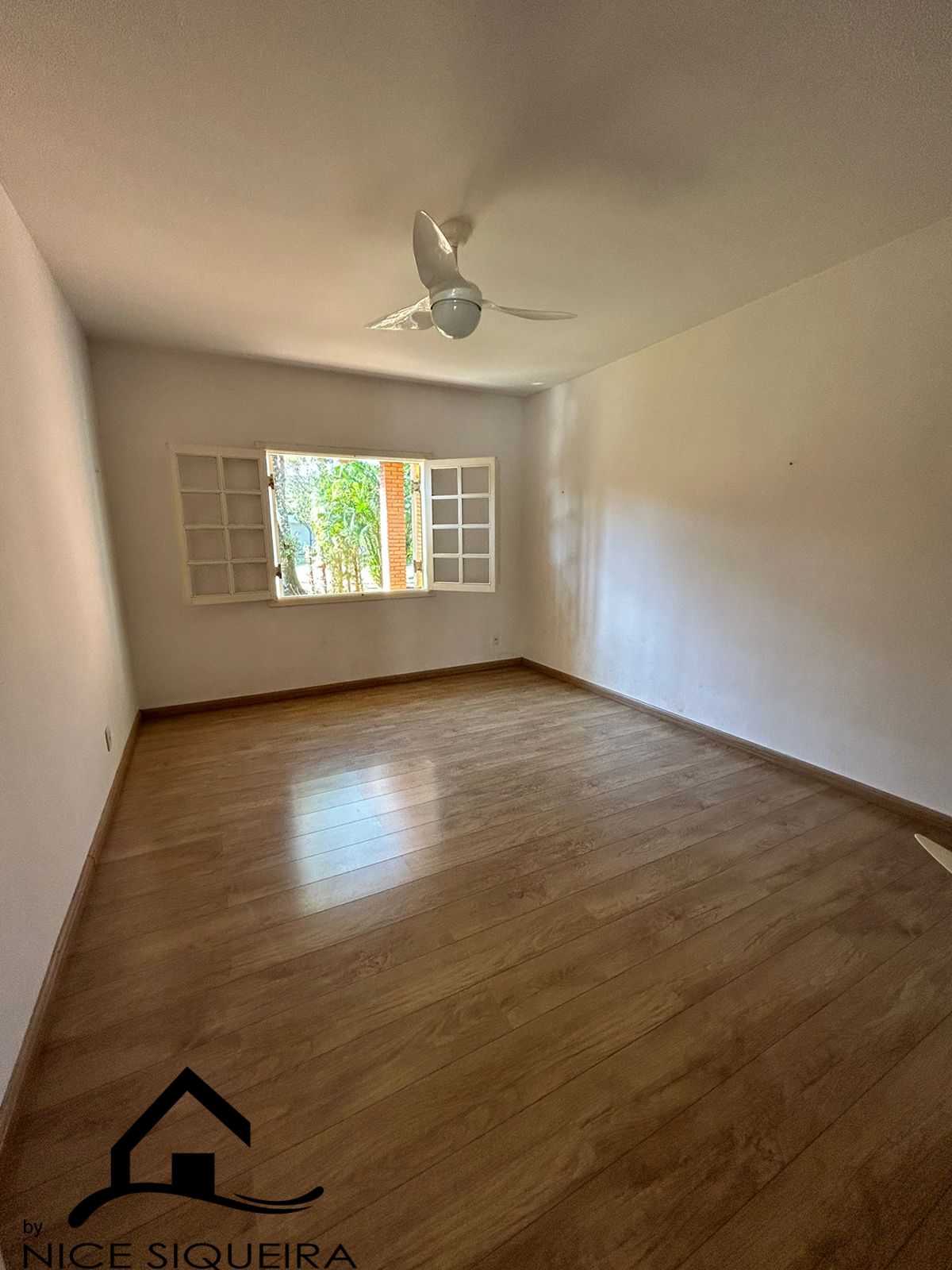 fc738784-3d08-440c-a0a4-10216c93d4f1