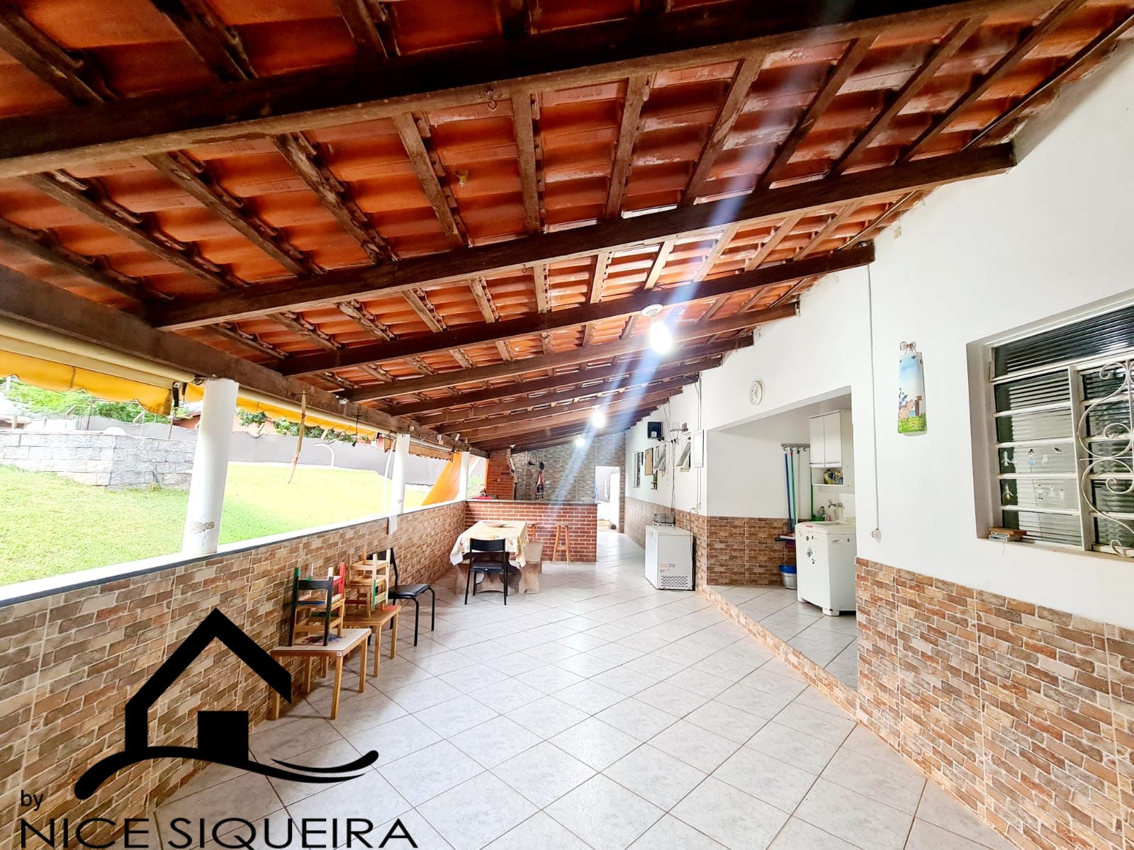 c1b3ef2e-6bc7-4c79-9981-0804b17e1349