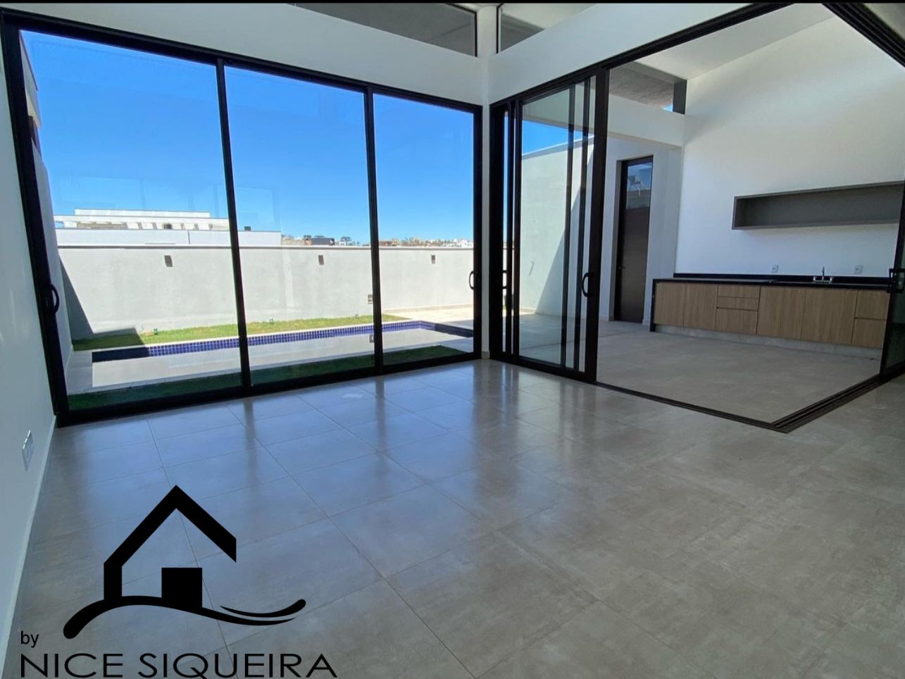 d8f2e231-2de0-438a-8244-c049d5b9f71b