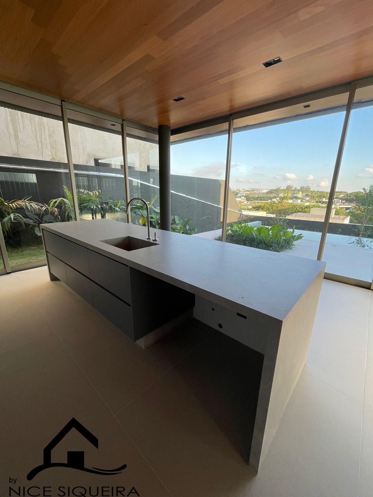 a249c0f9-974e-4ab1-bab3-81ad937d7dd4