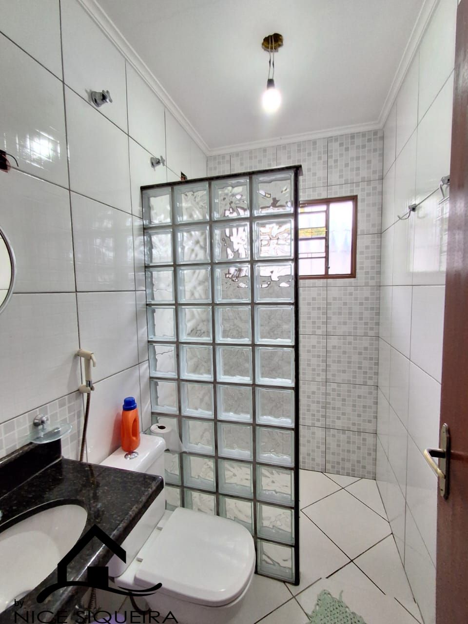 21fcf309-e6fc-48d6-a1d9-96e175fe034c