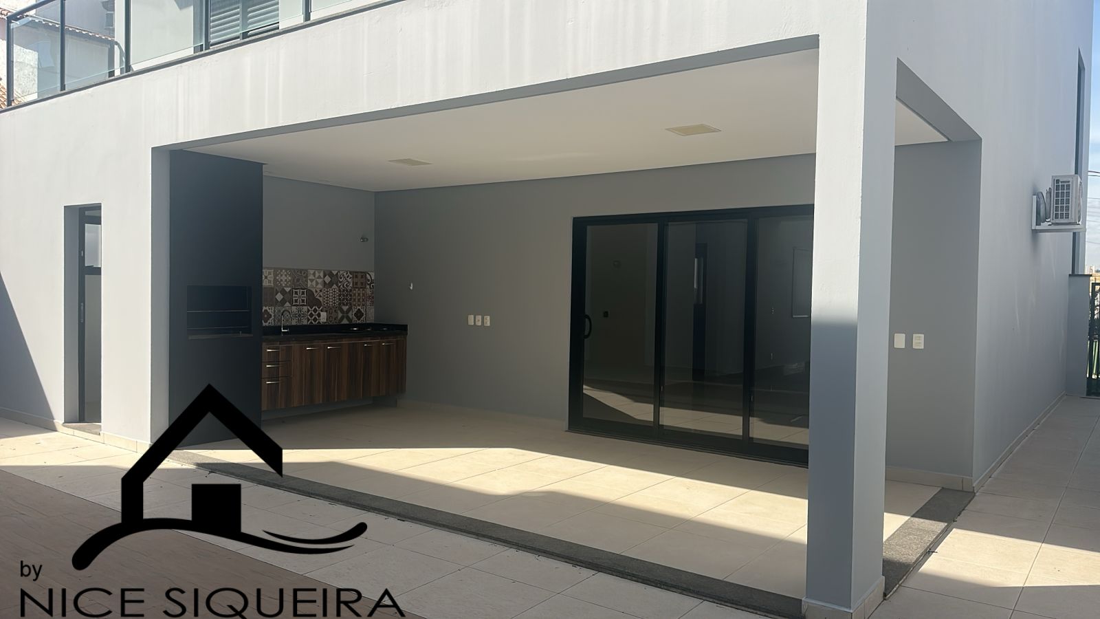 18e0b8cc-3d3e-4d46-b9c9-1d93b1734150