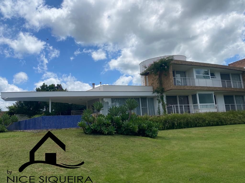 025ad1f2-7205-4c05-95dc-a13f6d7344e3