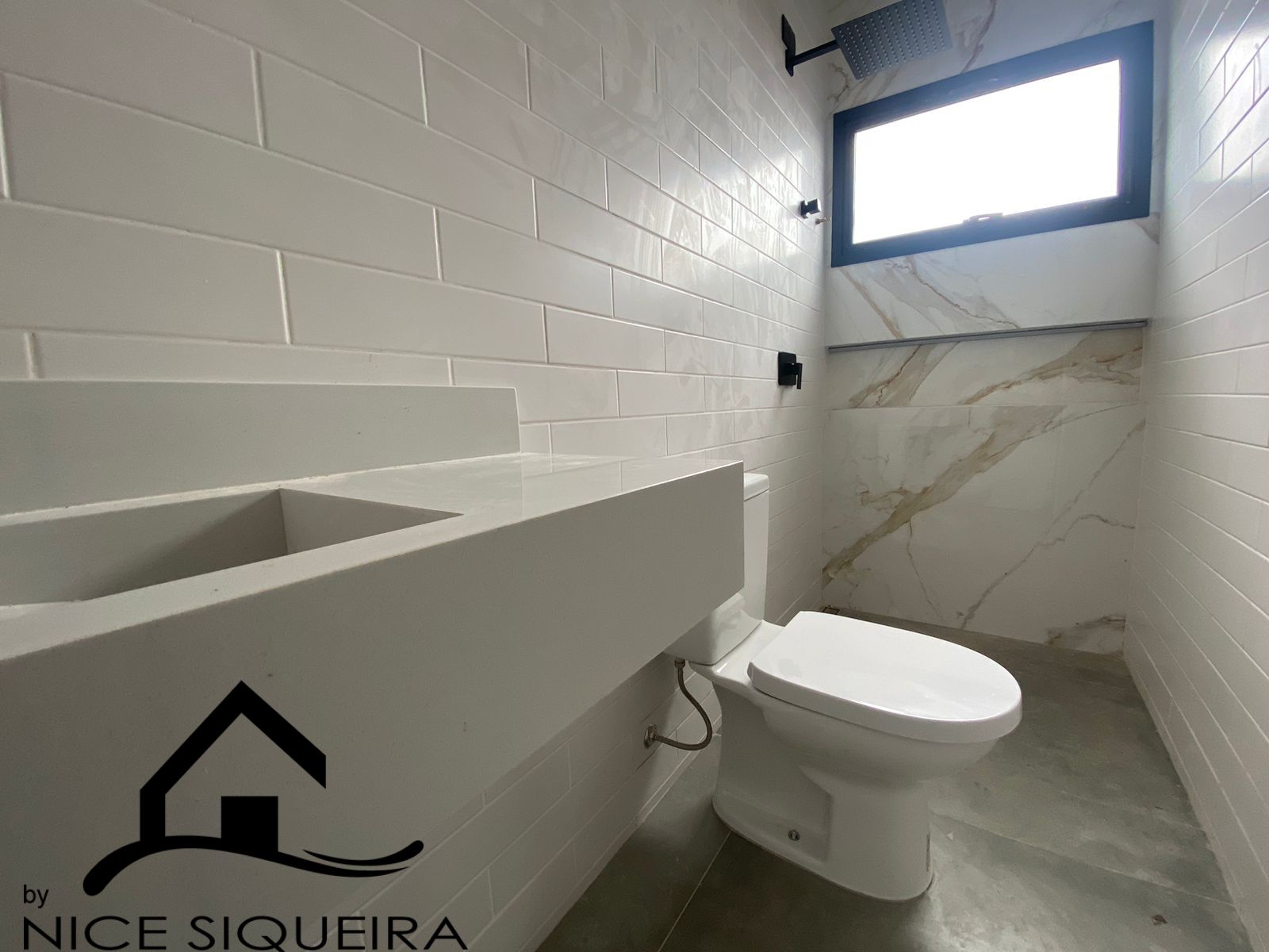 db7e0295-f046-47f3-b996-30b0f53f789d