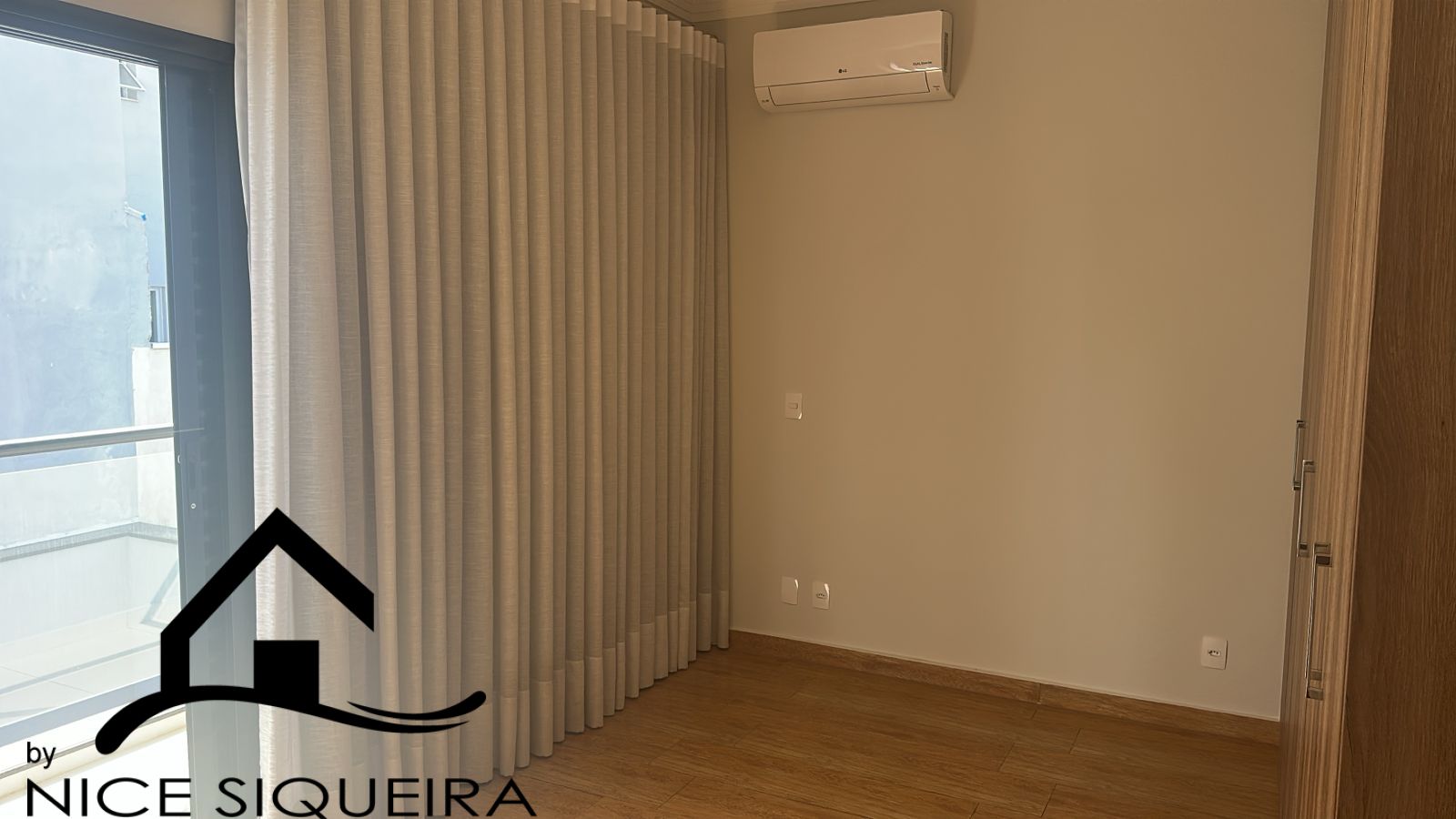 efacc976-87c7-423e-ad36-7ea5e1b68549