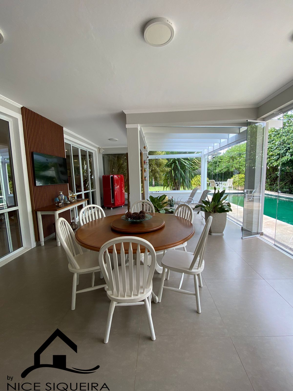 6cffe347-823e-429e-aded-2b6ef2e75b16