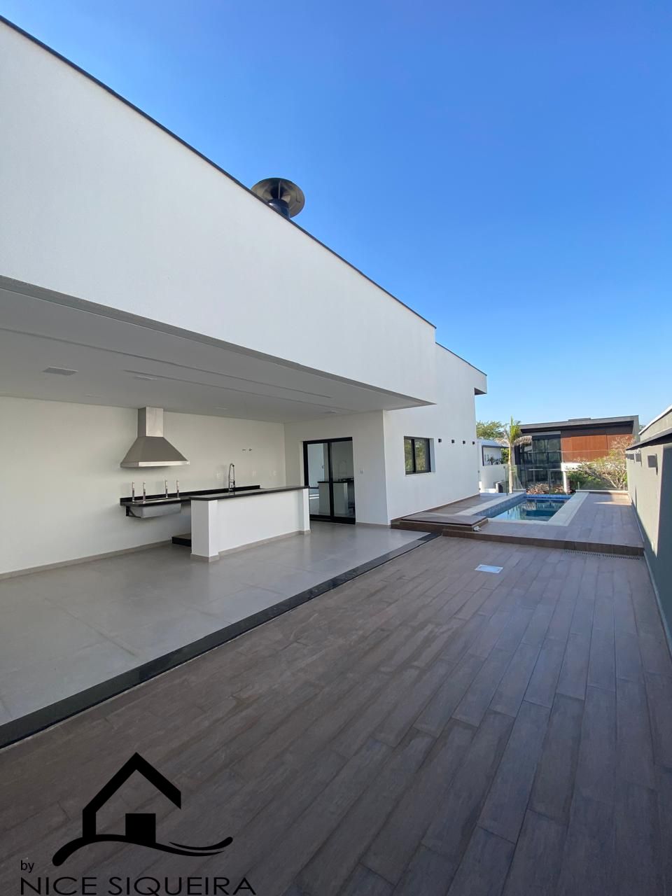 5d67a064-386f-49ee-8b9c-23c9253d3c98