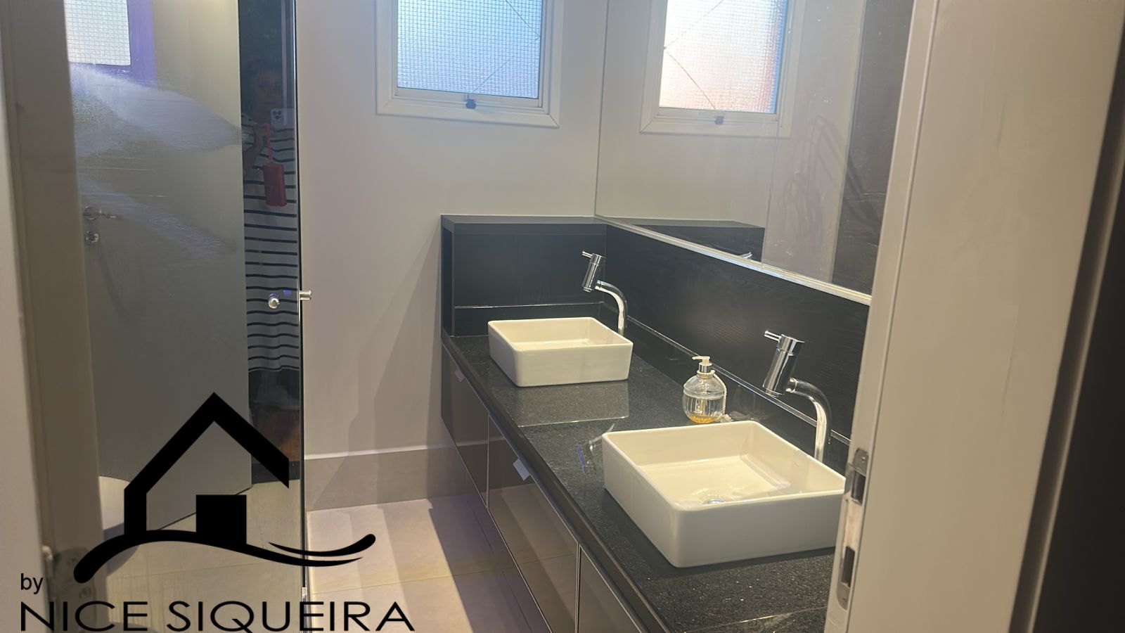 8b6d6a4f-c831-4b71-a1dd-5934782596ac