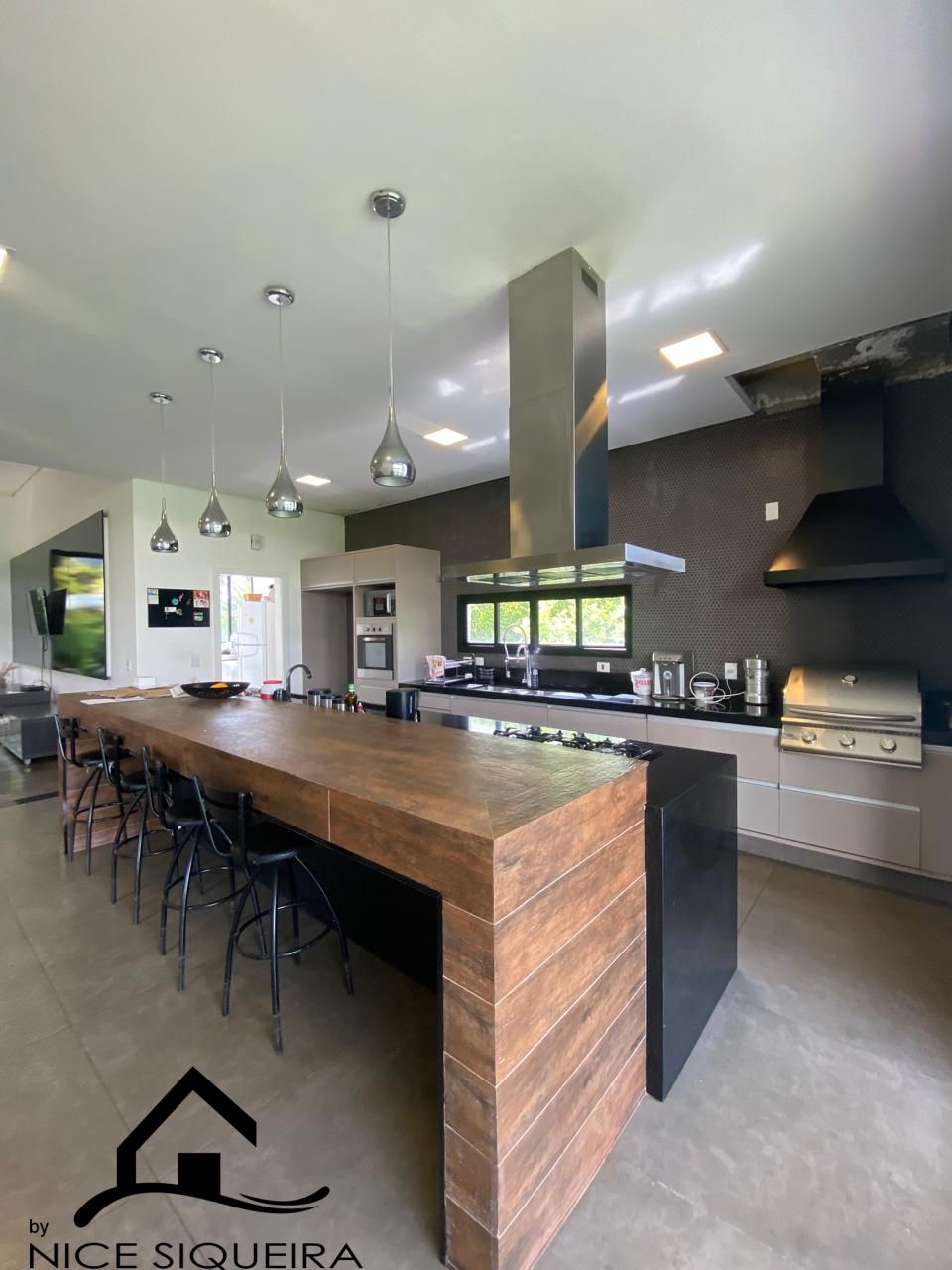 4eda1998-c2c2-4d6d-b5ee-7b0dca1624d4