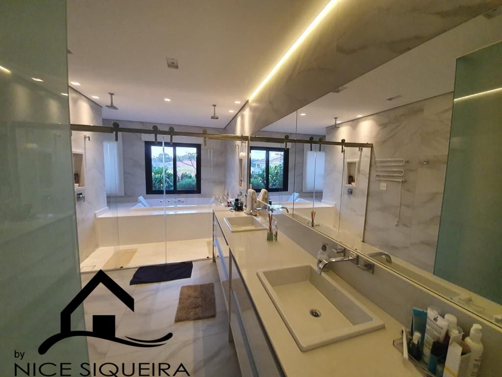 0da16211-0083-4a11-8f46-194a352da315