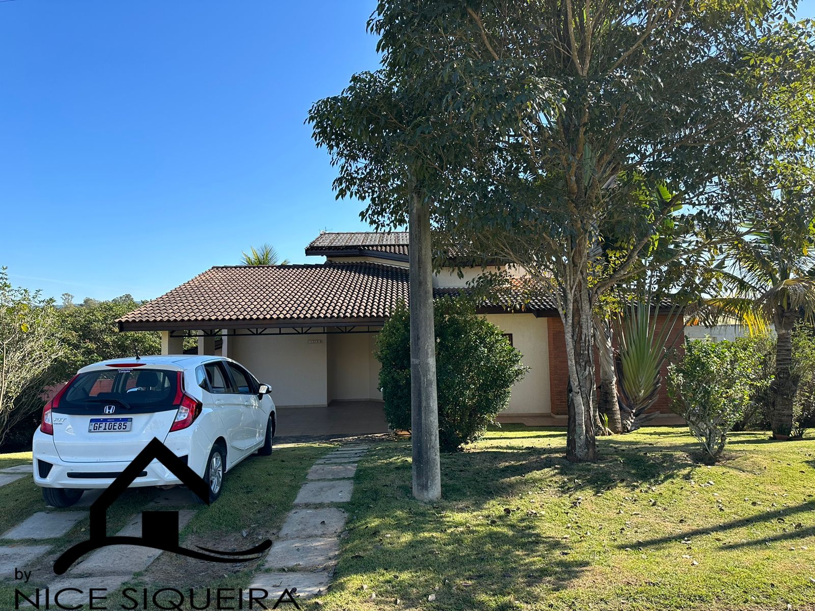 5c85b3da-15d8-4a30-9299-6abe3f2cc870