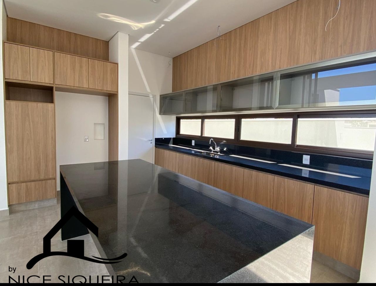 f517ad35-2000-4a4c-adfd-5b440e182df4