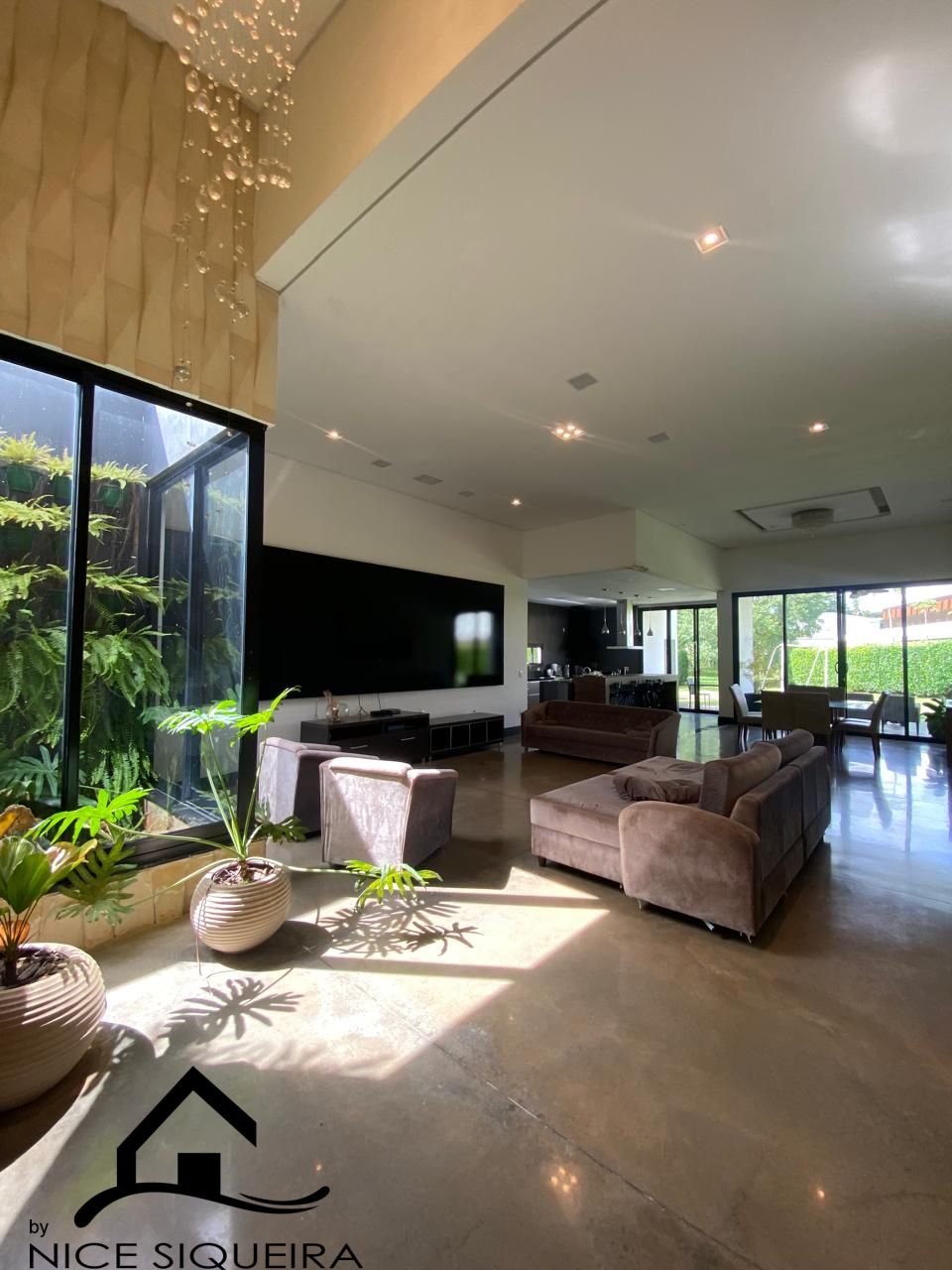 bce46b08-e8f2-47a8-b57f-951878d10bef