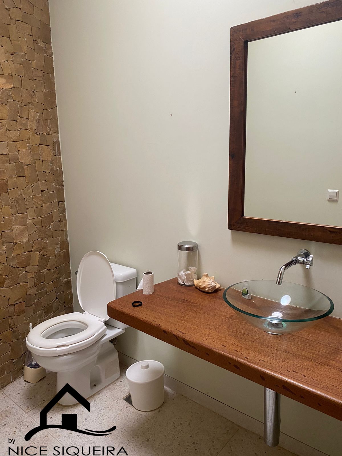 eac565a9-14a3-4424-a197-364a248937dc