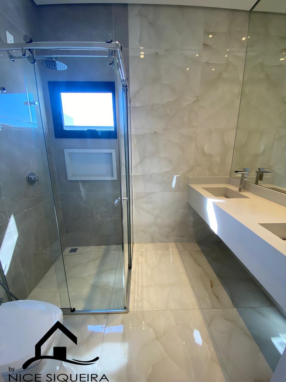 d219af49-3b62-45e3-9a28-d29b5d20b18c