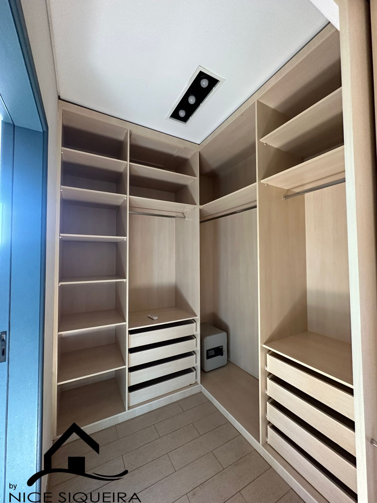 4d4313f5-5a65-4950-a75d-7bb18845d49f