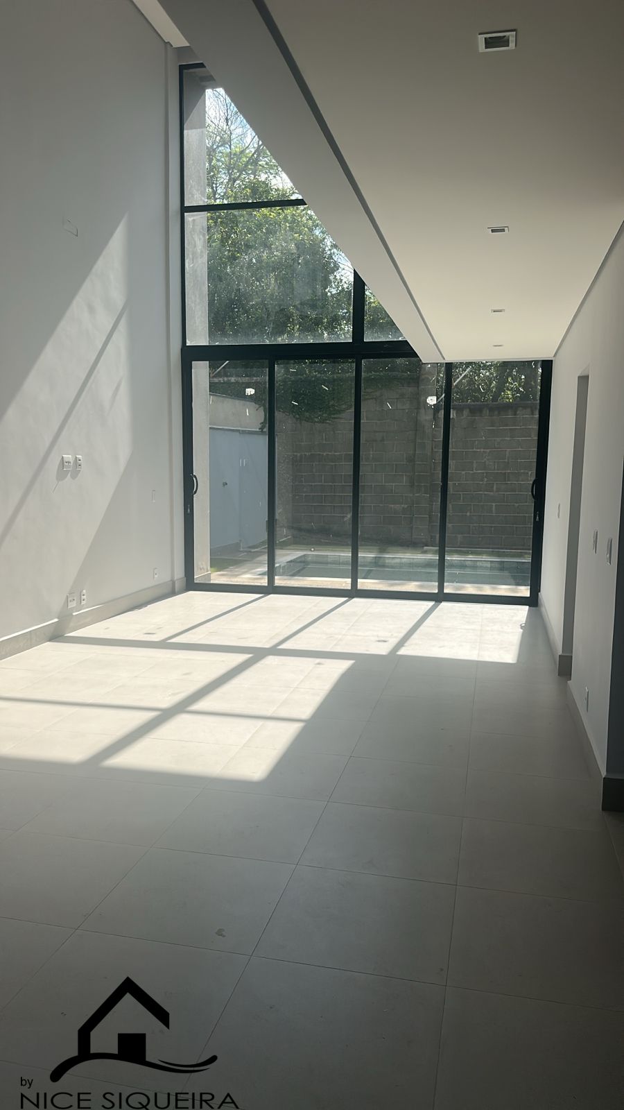 e8cd752a-7499-4574-b3e7-47ffe687cb47