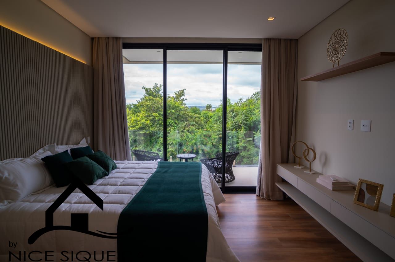 ea9462fe-c5d4-4d87-91a3-127e05b8cea2