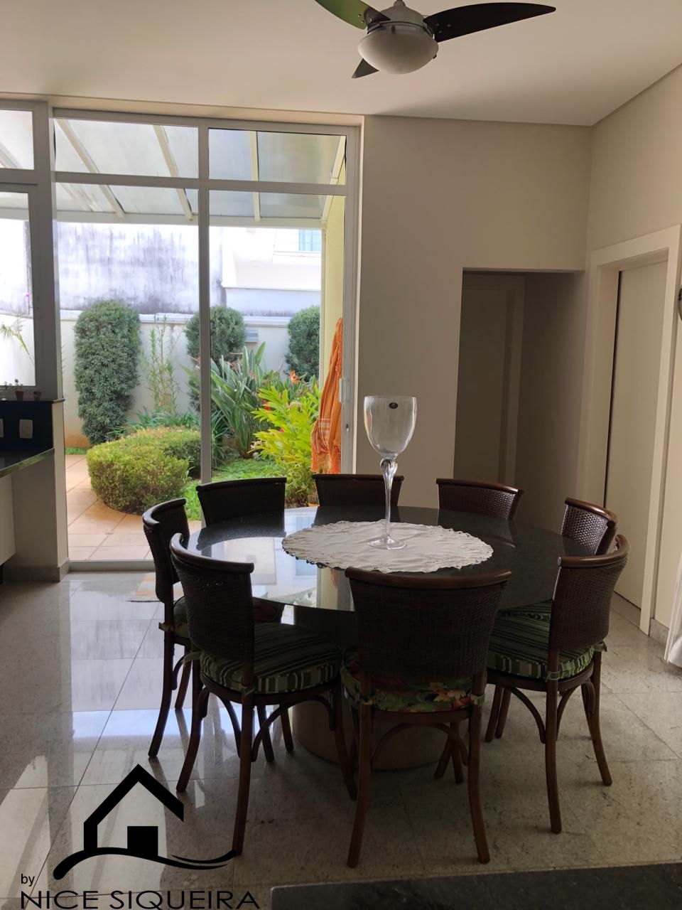 ec96c158-edf1-4f7a-a56b-cb2aaf4d472f