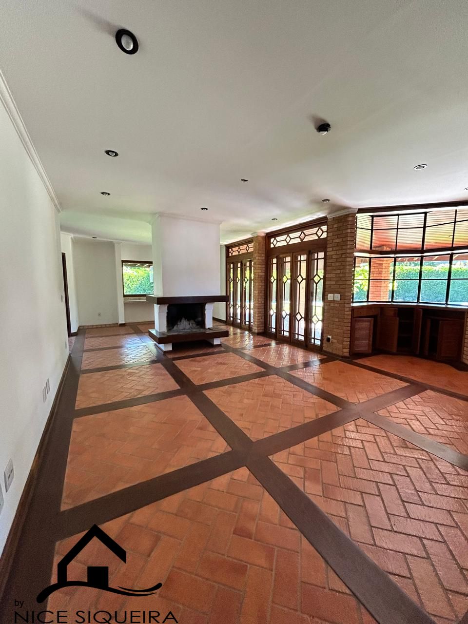 8e093aa4-08f2-486c-b3b9-5d70faeafffb