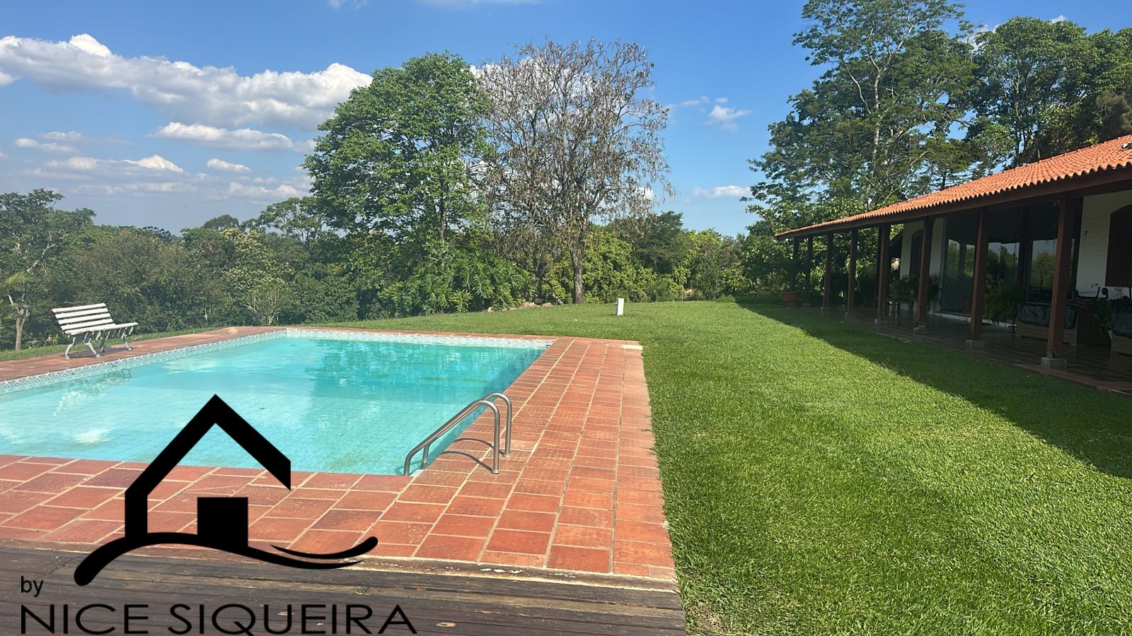 cdc1e548-6a3c-4c23-ac0d-cd3e612fd212