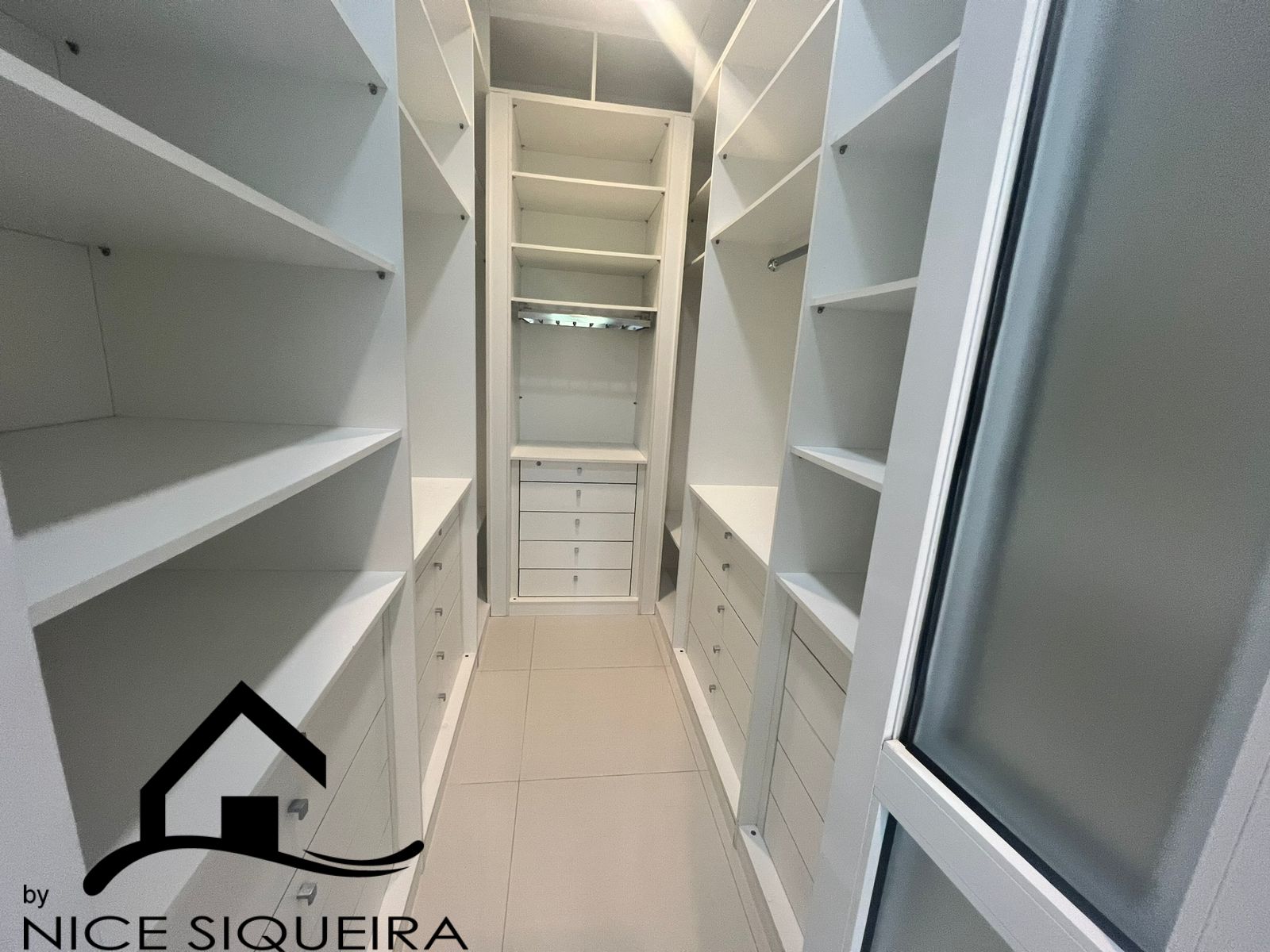 9a0b74b2-387c-4cc6-b559-2ba7bc07553e