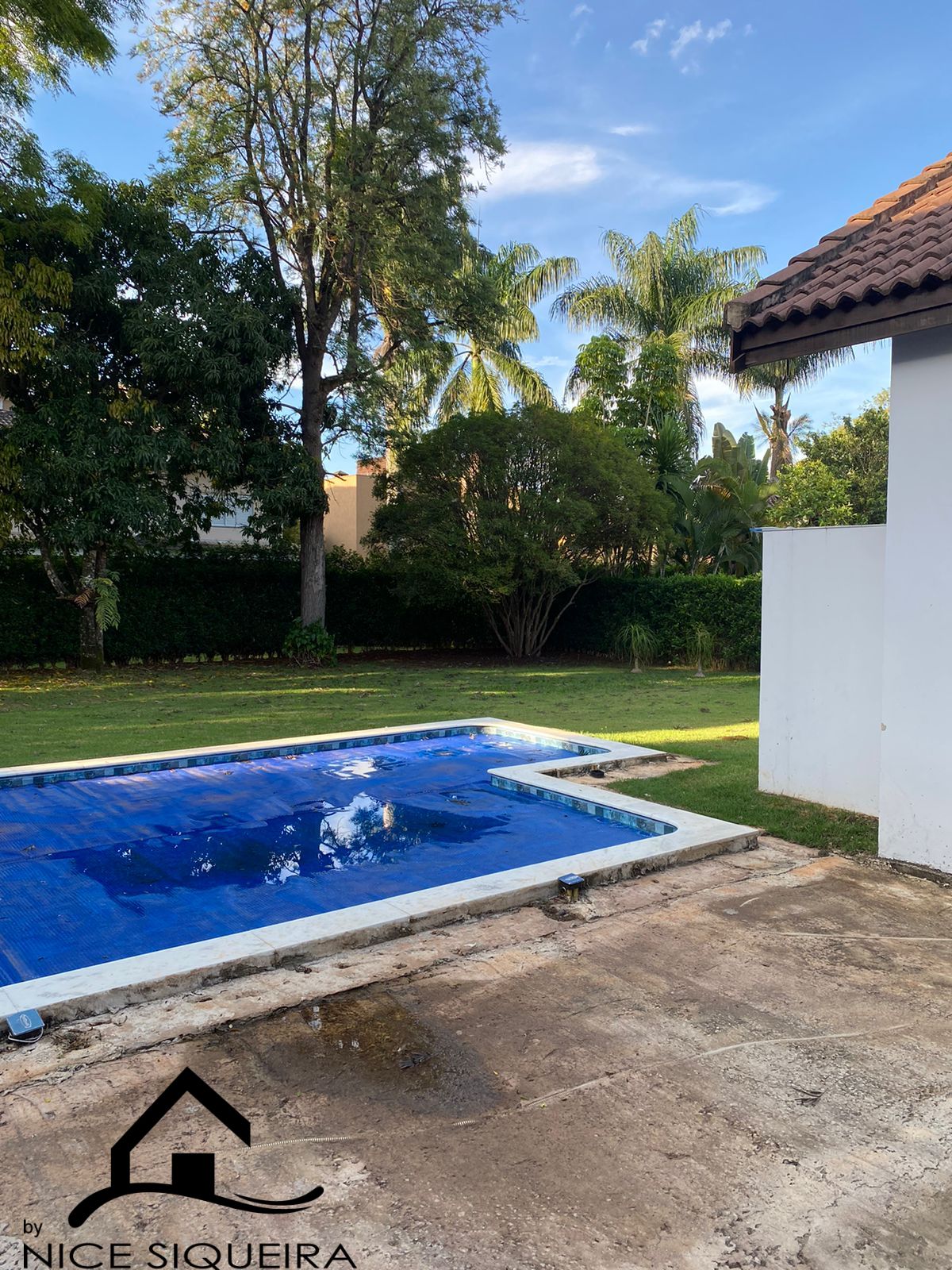 dcb6c378-7ce4-441f-bcd4-b7f1363587df