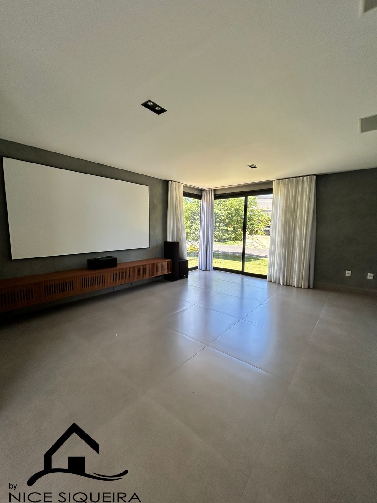 4b2ac72b-3072-4352-88cf-cbe0e69a89f1