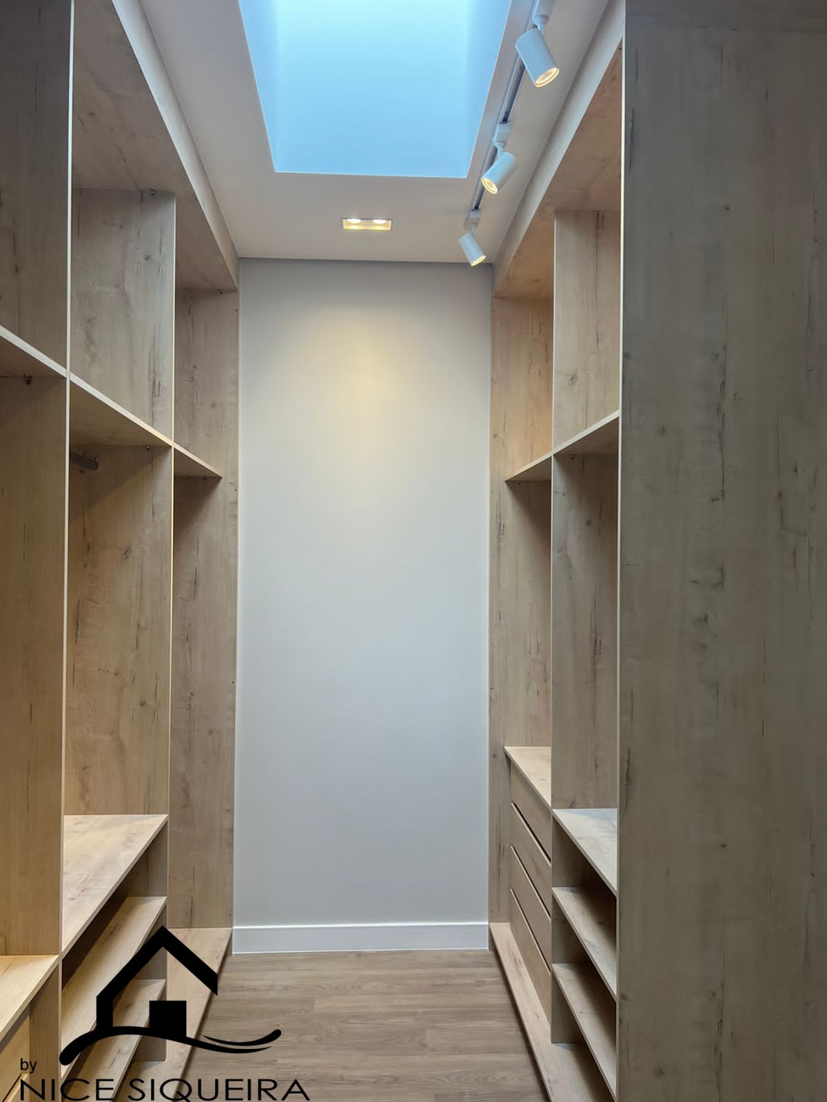 8a4bba53-cead-43d1-a3e7-f3f6a6b7287f