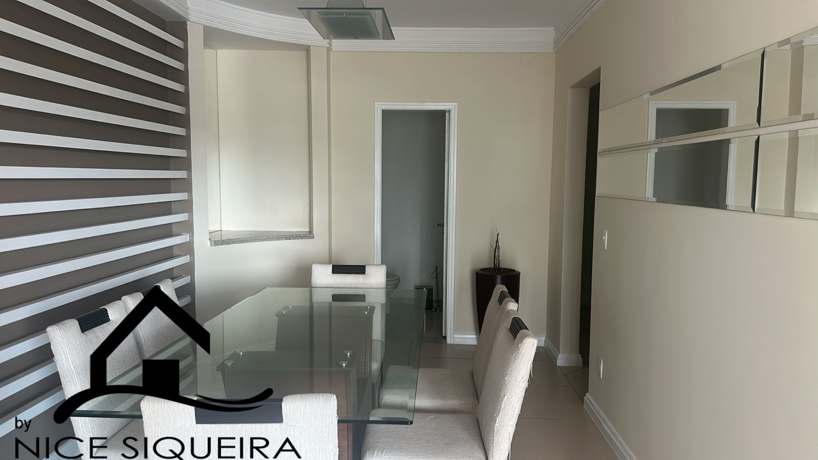 8ef2b5e8-cb7d-4874-bfcd-c23642f5a3c3