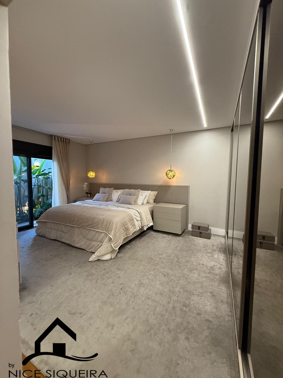 a5062b98-1465-47b6-9283-50e8c378786e