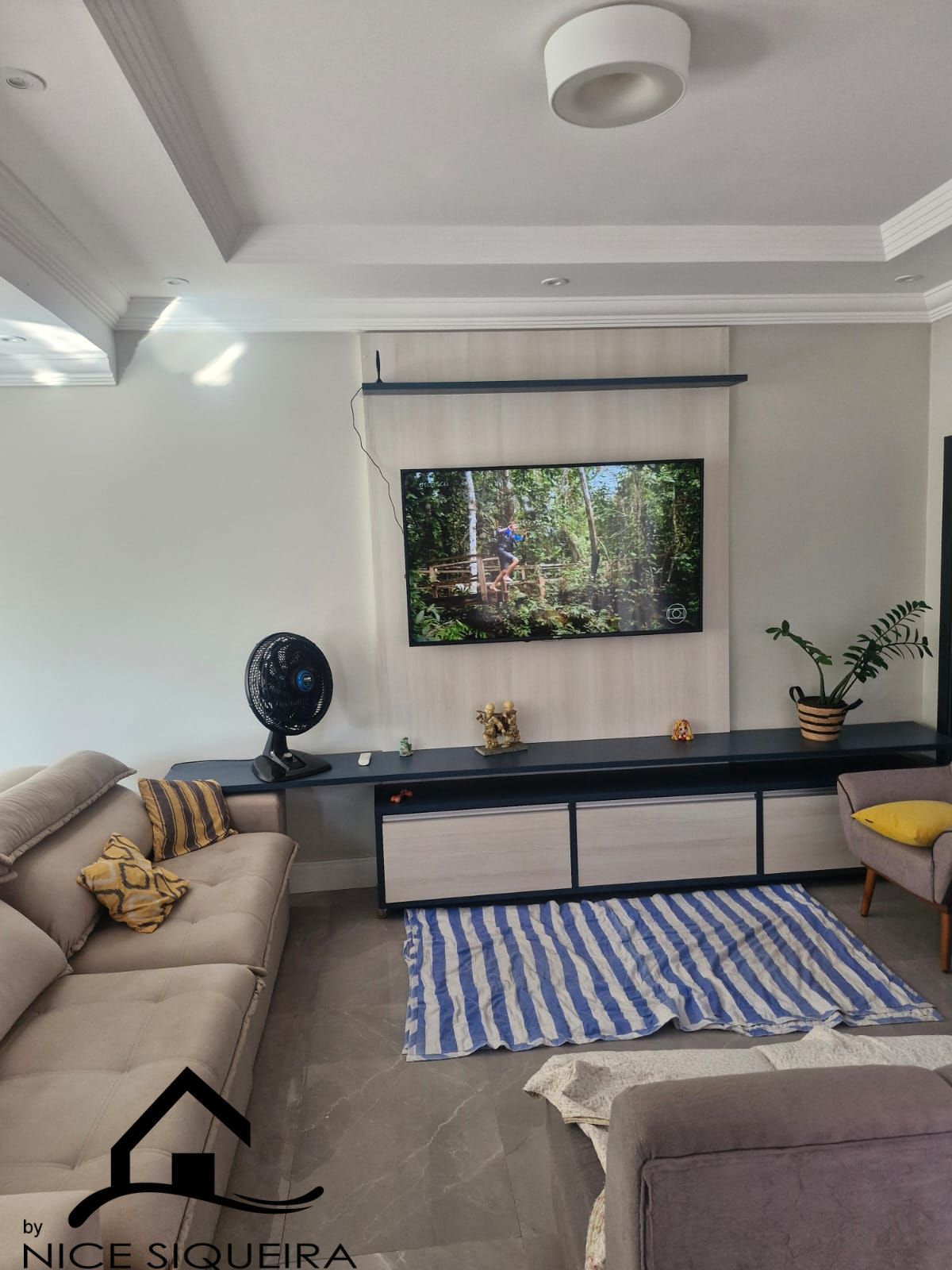 c0121bed-6992-4435-a697-6ba7caa02558