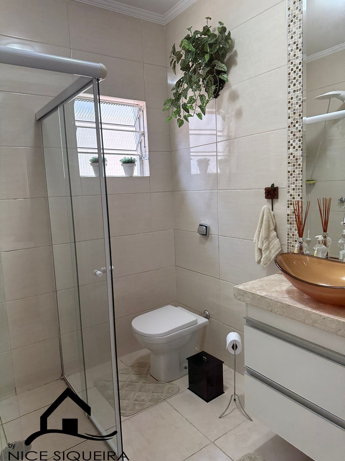 c1740566-e683-41aa-92ef-0b3c89bdf61e