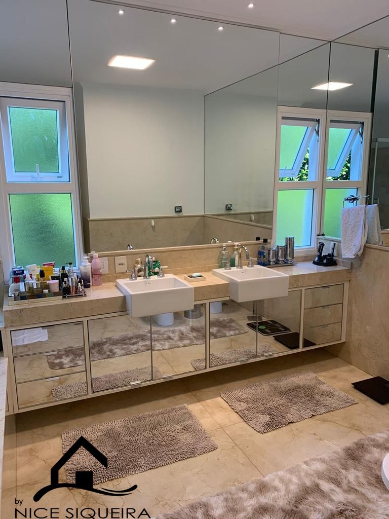 532f8c47-64f3-4d1a-b5d9-1e94a98930a4