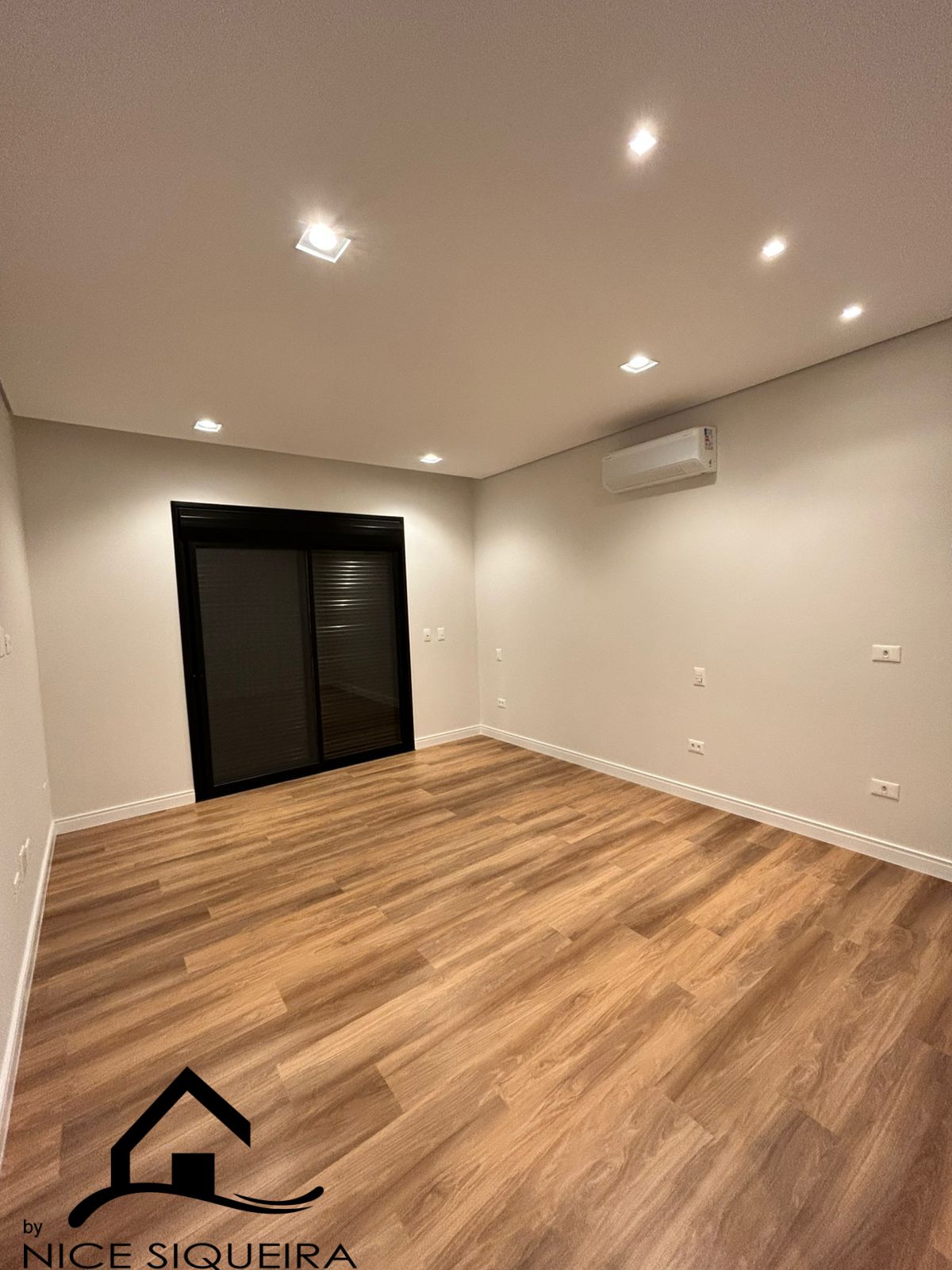 f93f51fa-0f92-4623-b855-da13230c799b