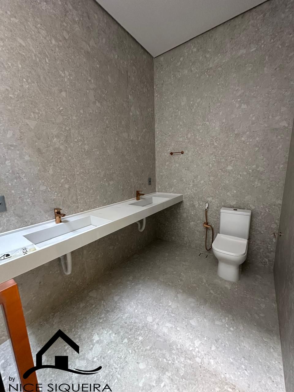 14e23d6f-700c-49e9-baee-66363e4d1608