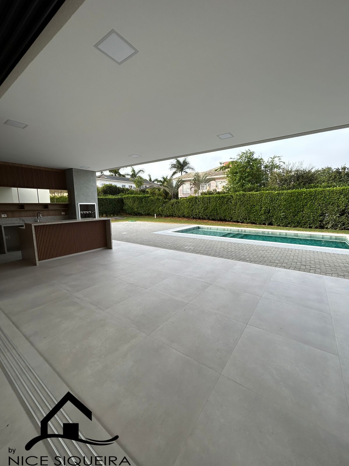 adca99ac-f99d-4de5-bc81-14a95b1ed1d4