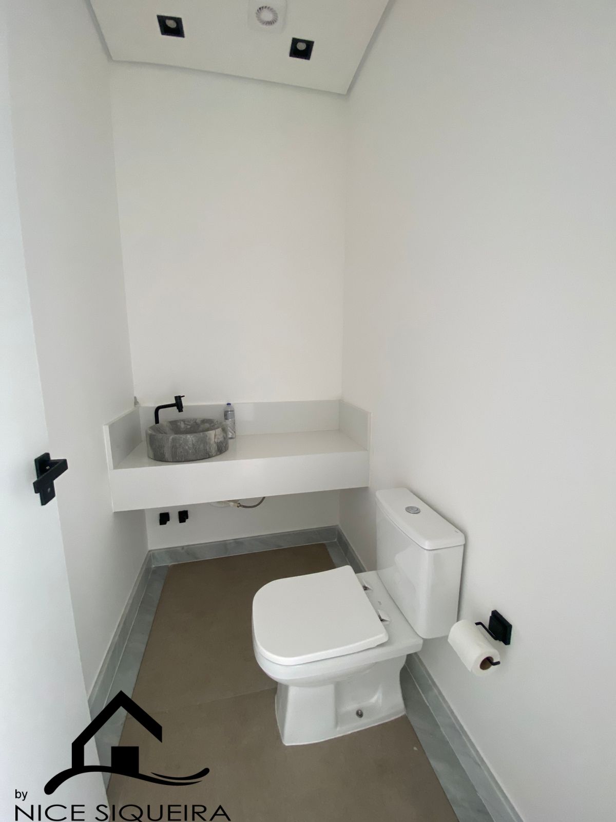 82a1cfd7-0ceb-41c9-8596-a380474e74d2