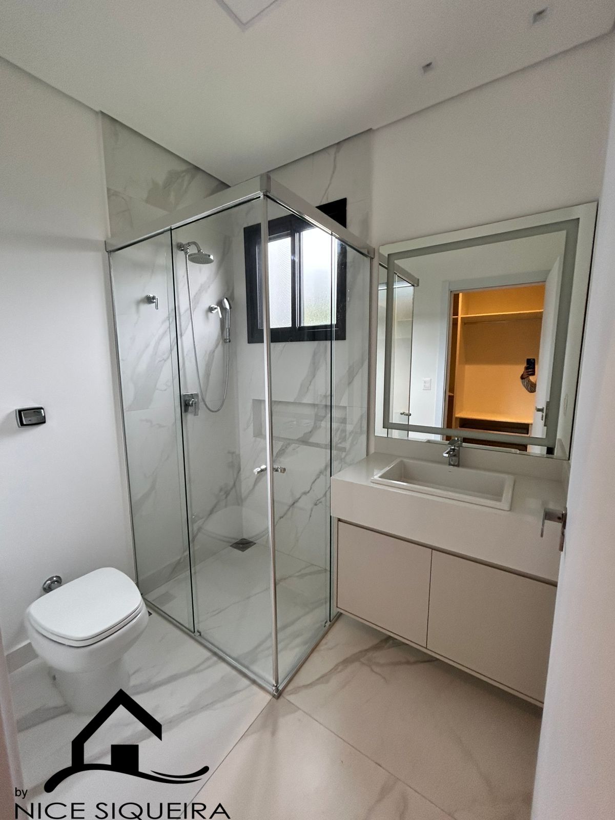 d19317b5-e1d0-451e-abd7-fbfe734a9b95