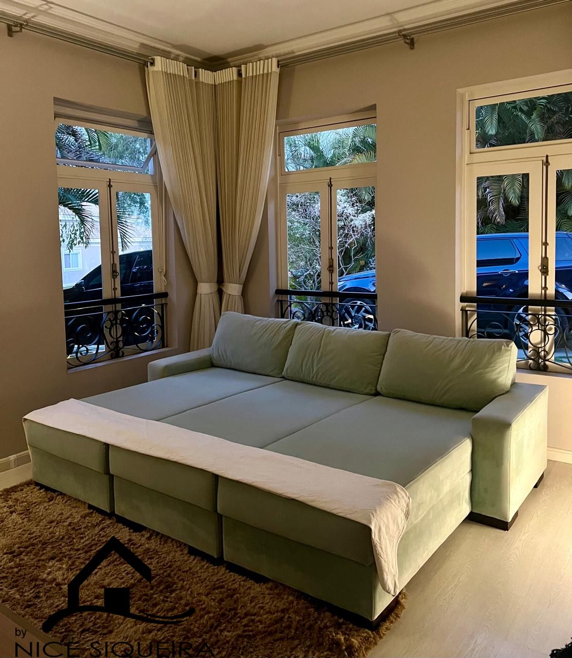 e51c5d67-34b4-4d9f-8685-a095b7205959