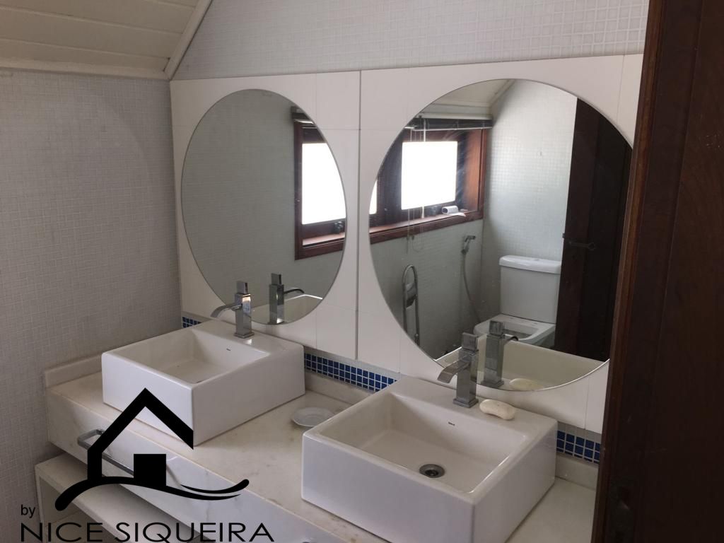 98493469-fa04-49ab-a955-5eff2f3f8279