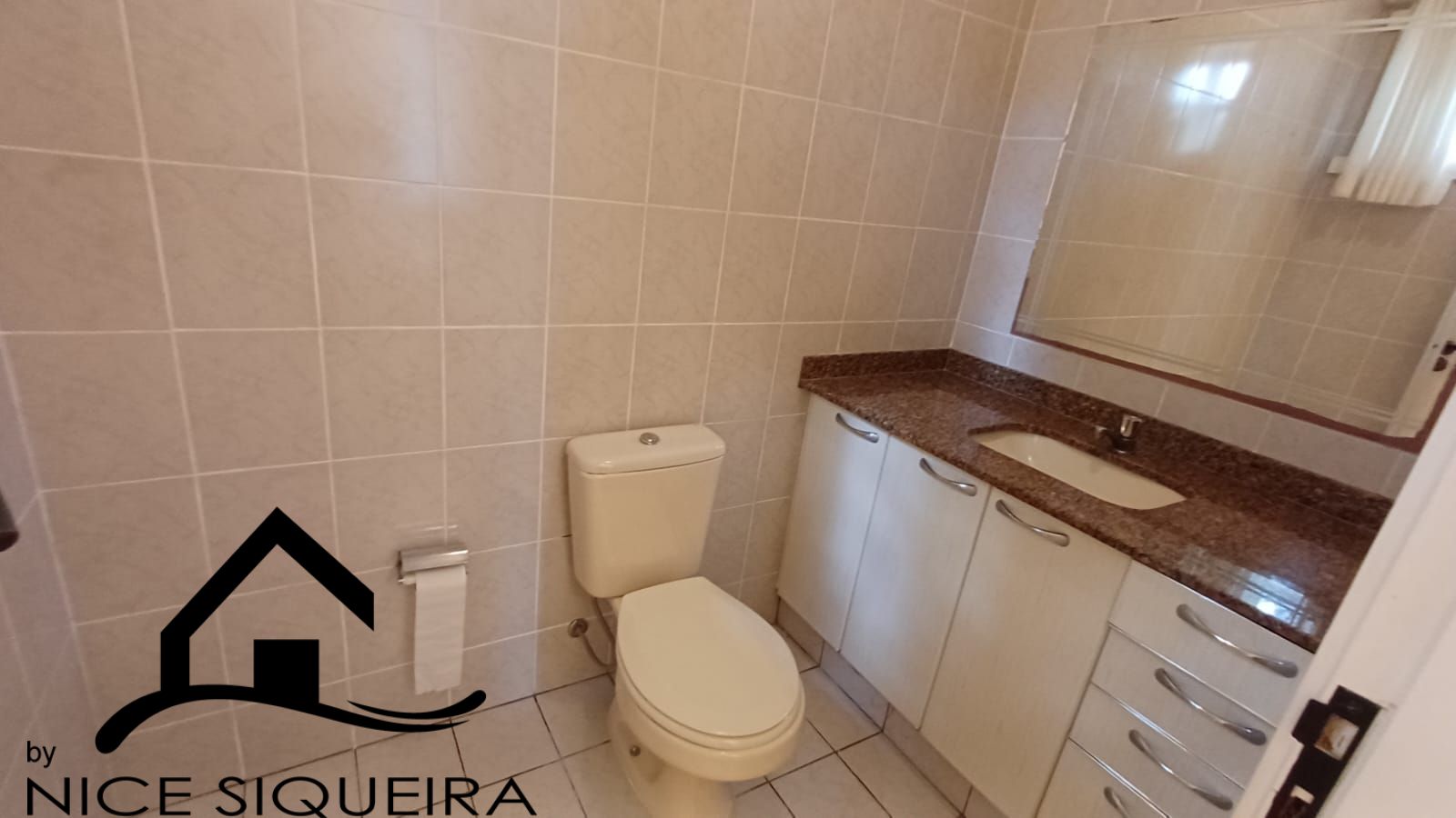 1eb98db3-3aa0-4e62-944b-d652a2b5773d