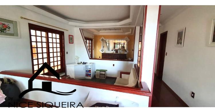 f5acb776-d7b7-4bcb-9a4d-189a0d217946