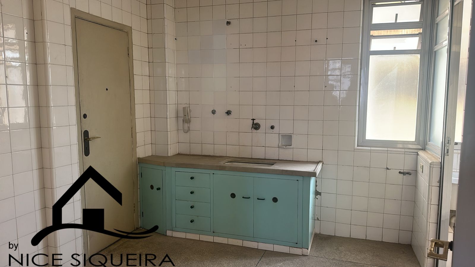 70992820-eb63-49a2-a78d-7103bf5c301b